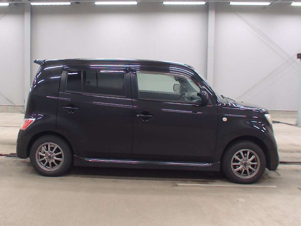 TOYOTA BB