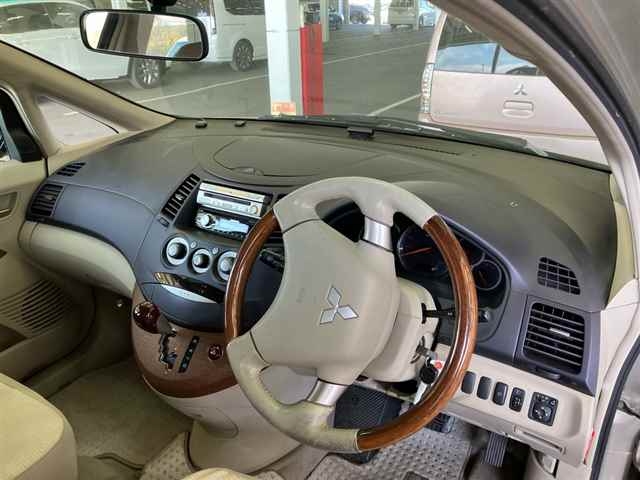 MITSUBISHI GRANDIS