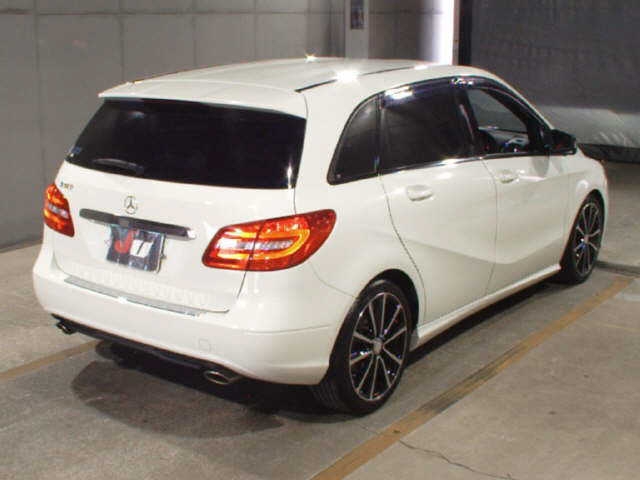MERCEDES-BENZ B-CLASS