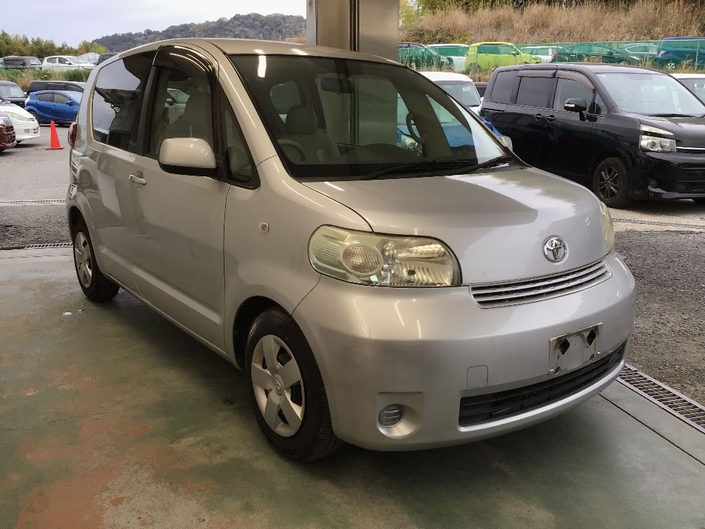 TOYOTA PORTE