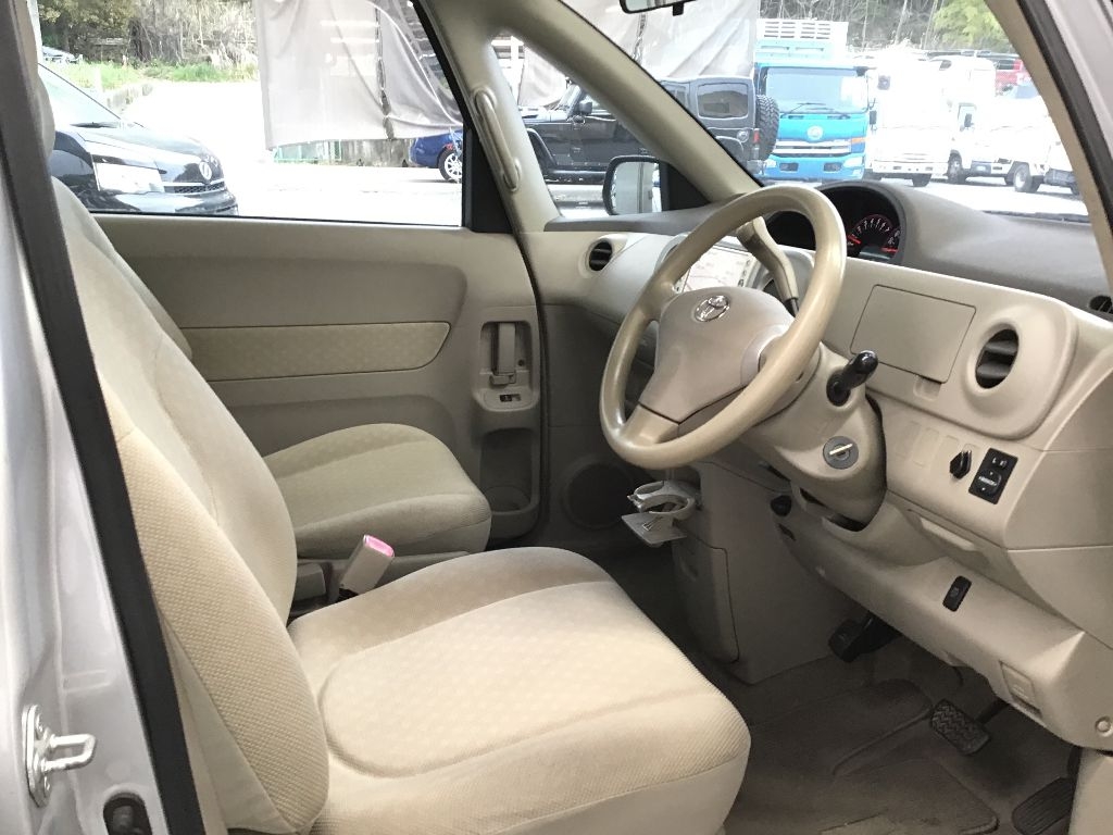 TOYOTA PORTE