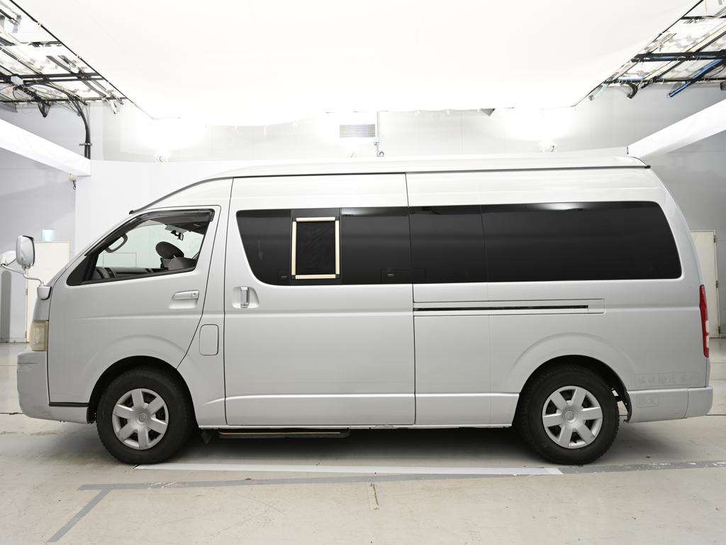 TOYOTA REGIUS ACE