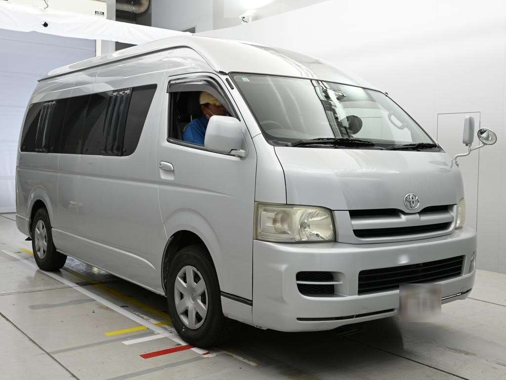TOYOTA REGIUS ACE