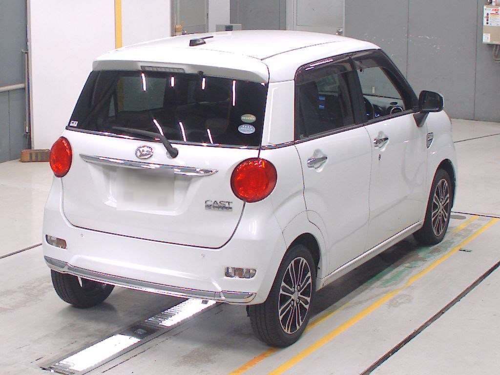 DAIHATSU CAST