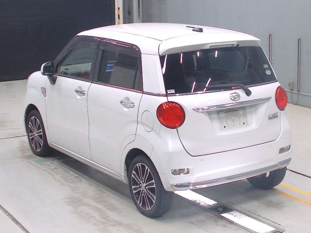 DAIHATSU CAST