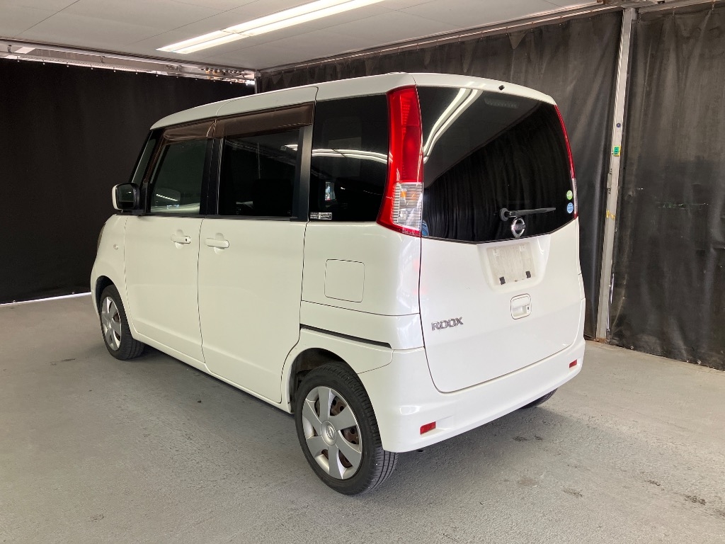NISSAN ROOX