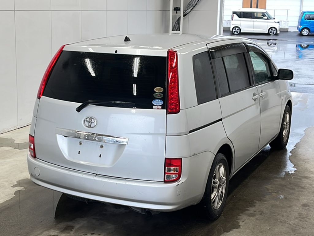 TOYOTA ISIS