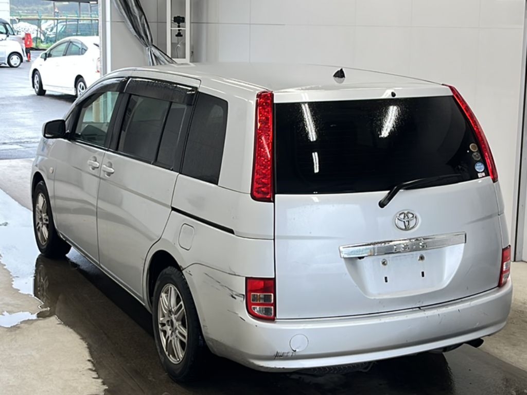TOYOTA ISIS