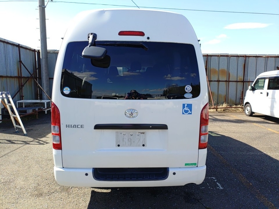 TOYOTA REGIUS ACE