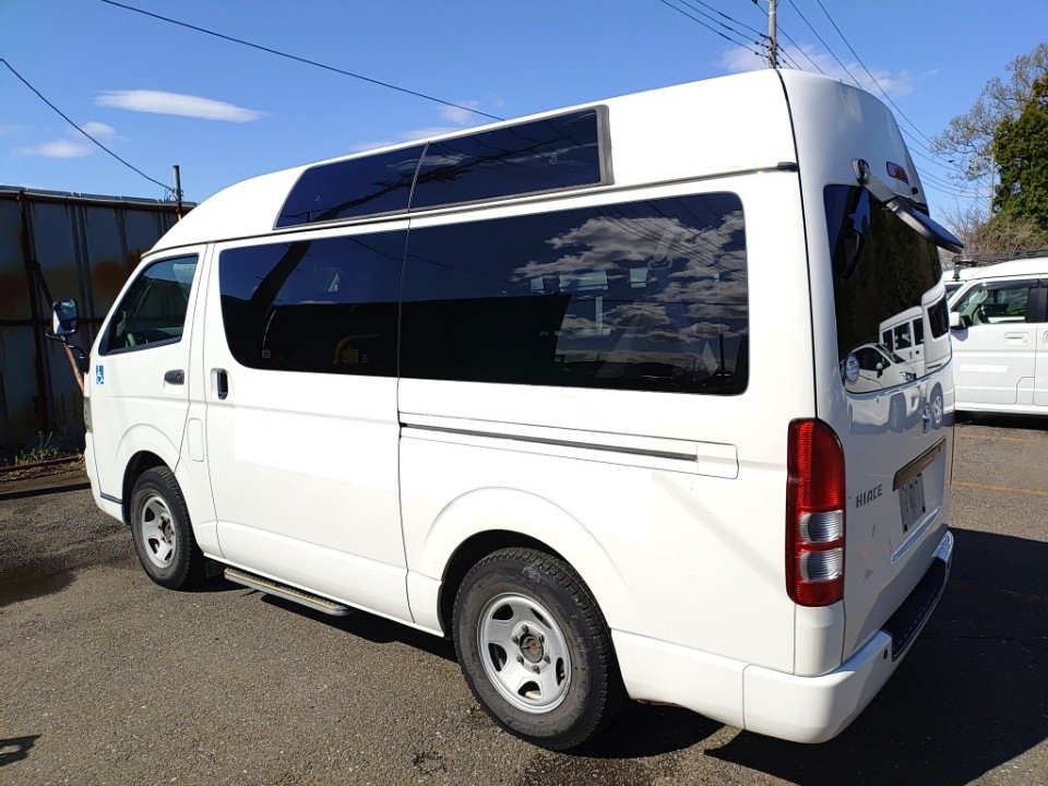 TOYOTA REGIUS ACE