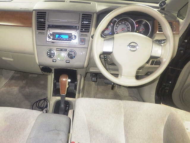 NISSAN TIIDA LATIO