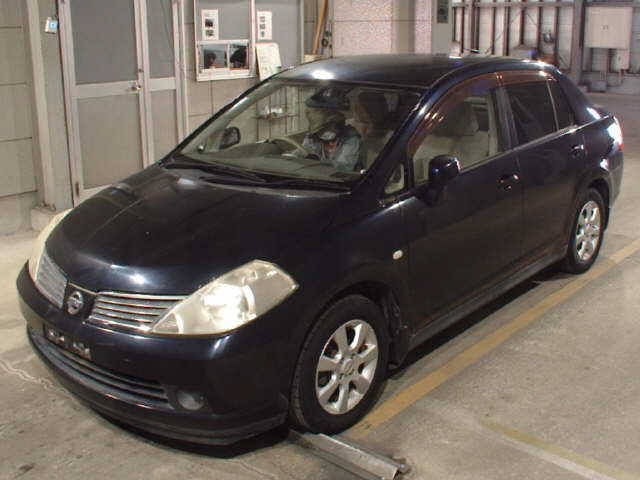 NISSAN TIIDA LATIO