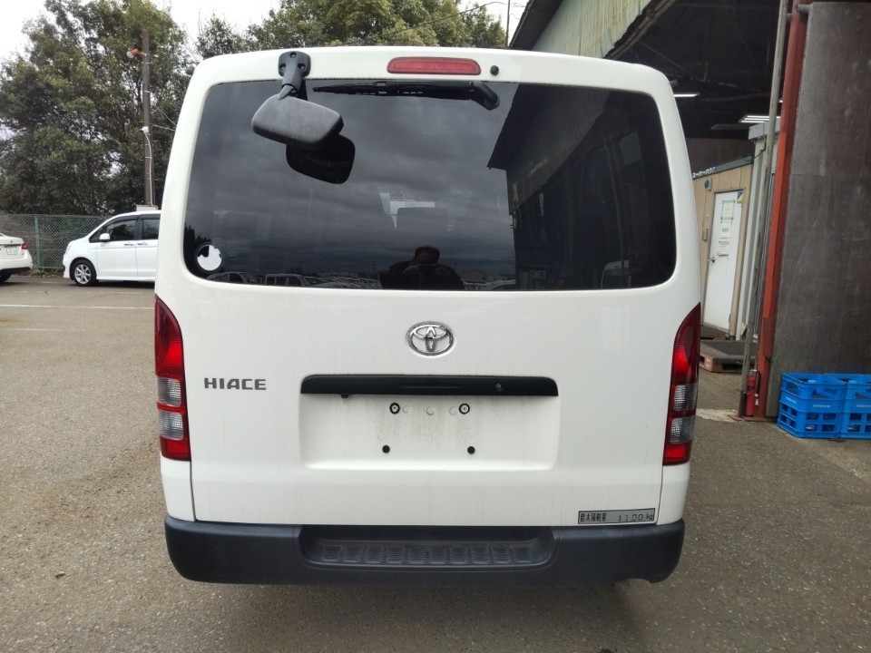 TOYOTA REGIUS ACE