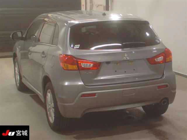 MITSUBISHI RVR