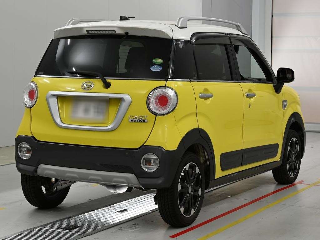 DAIHATSU CAST
