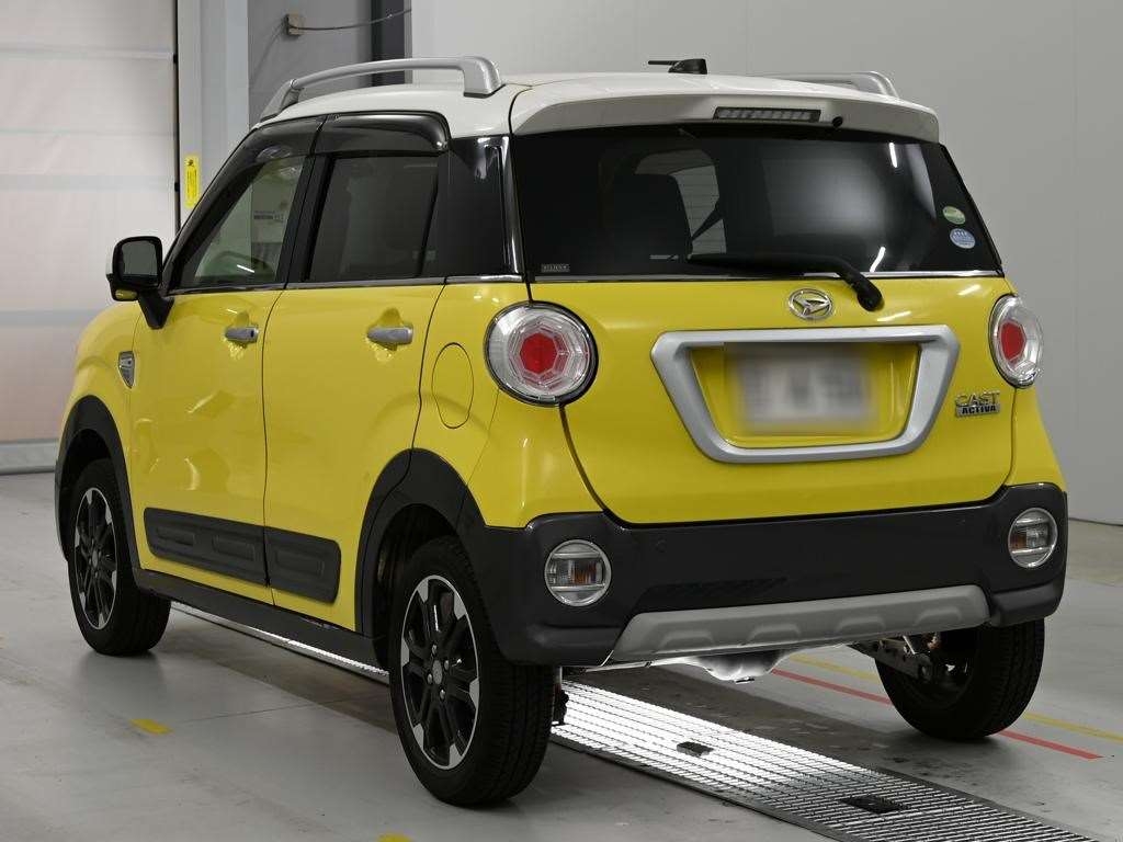 DAIHATSU CAST