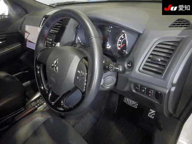 MITSUBISHI RVR