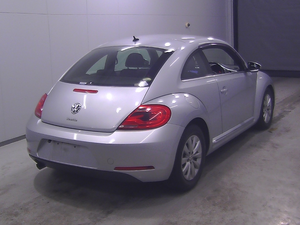 VOLKSWAGEN BEETLE