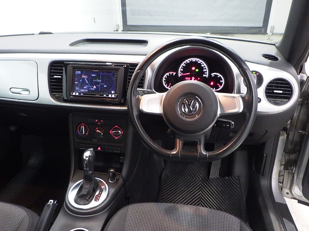 VOLKSWAGEN BEETLE