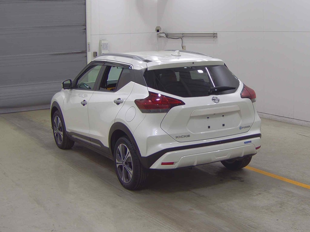 NISSAN KICKS