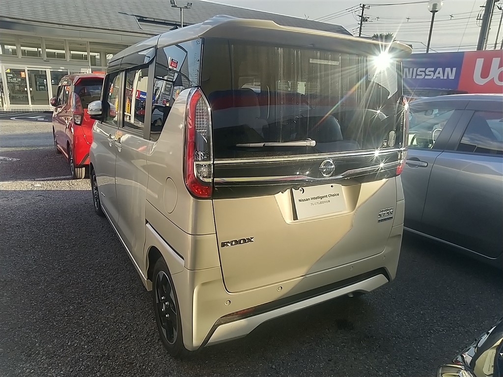 NISSAN ROOX