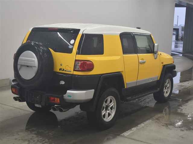 TOYOTA FJ CRUISER