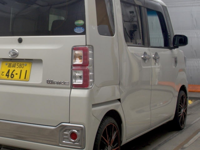 DAIHATSU WAKE