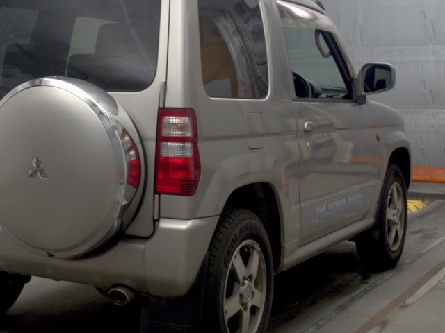MITSUBISHI PAJERO MINI
