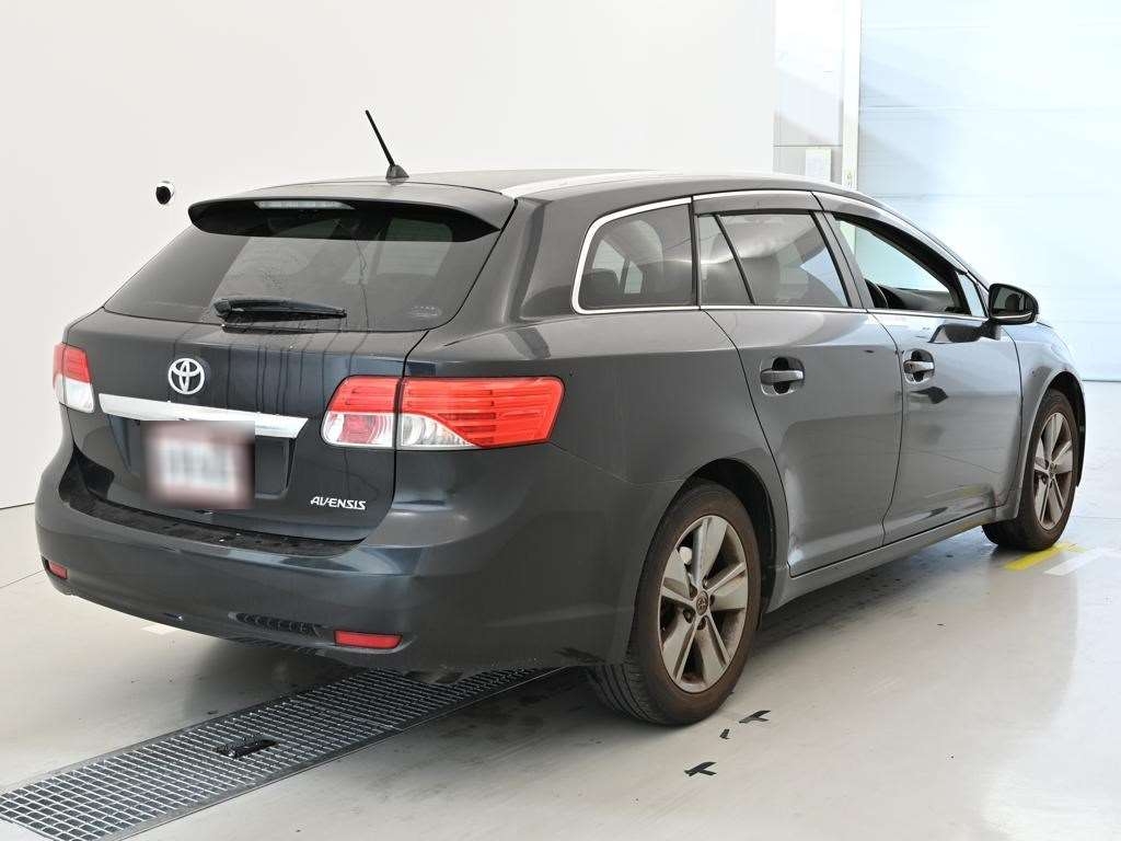 TOYOTA AVENSIS