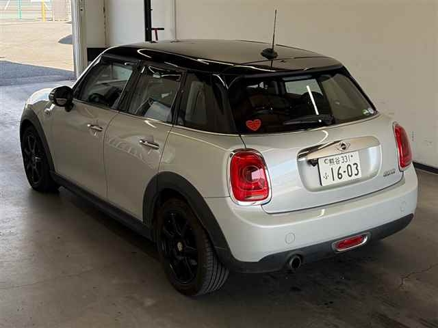 MINI HATCH