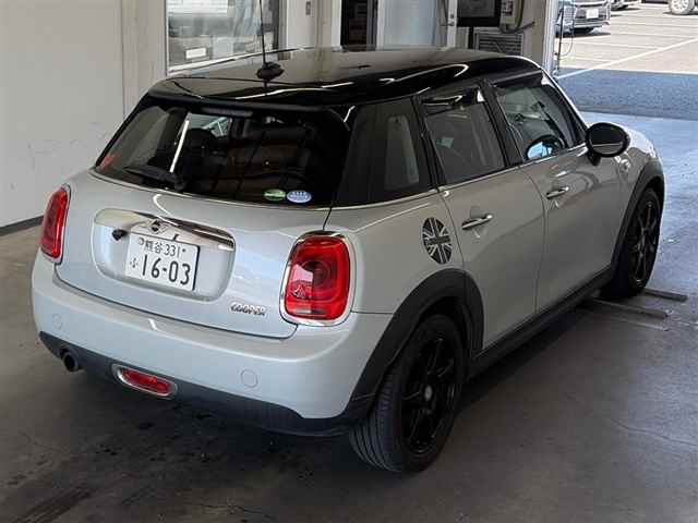 MINI HATCH