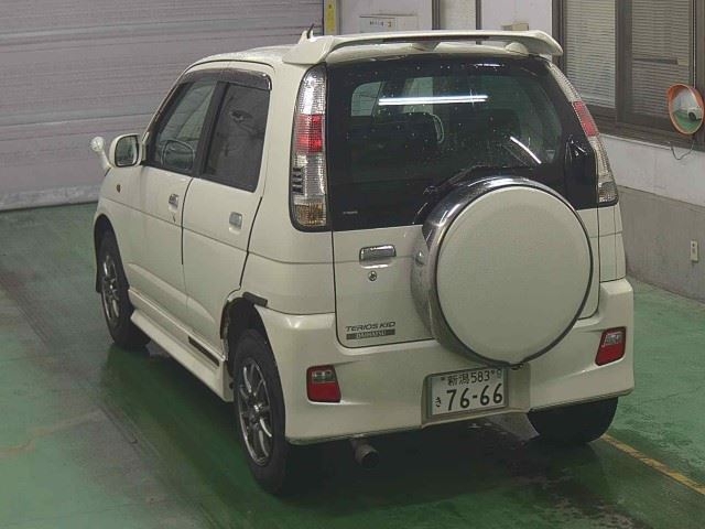 DAIHATSU TERIOS KID