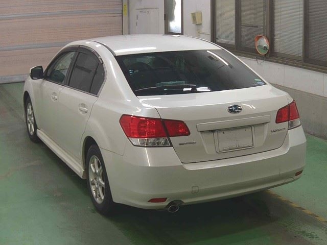 SUBARU LEGACY B4