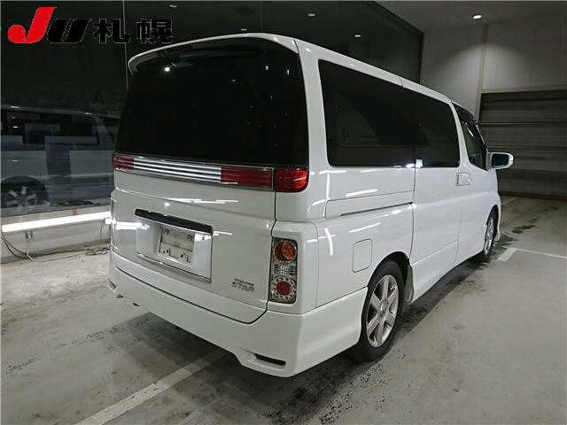NISSAN ELGRAND
