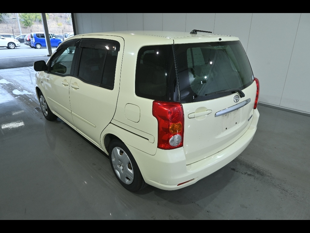 TOYOTA RAUM