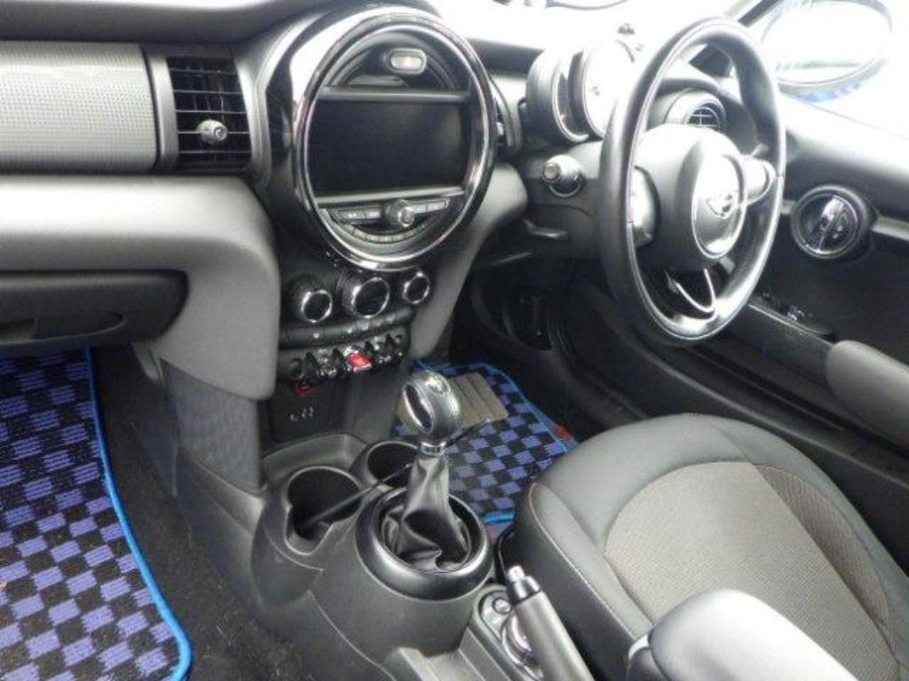 MINI HATCH