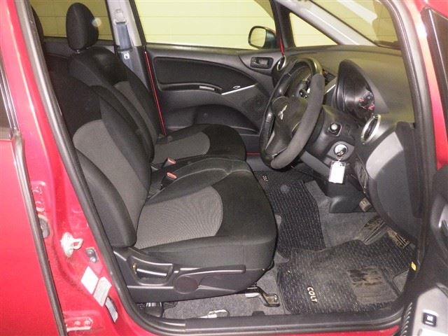 MITSUBISHI COLT PLUS