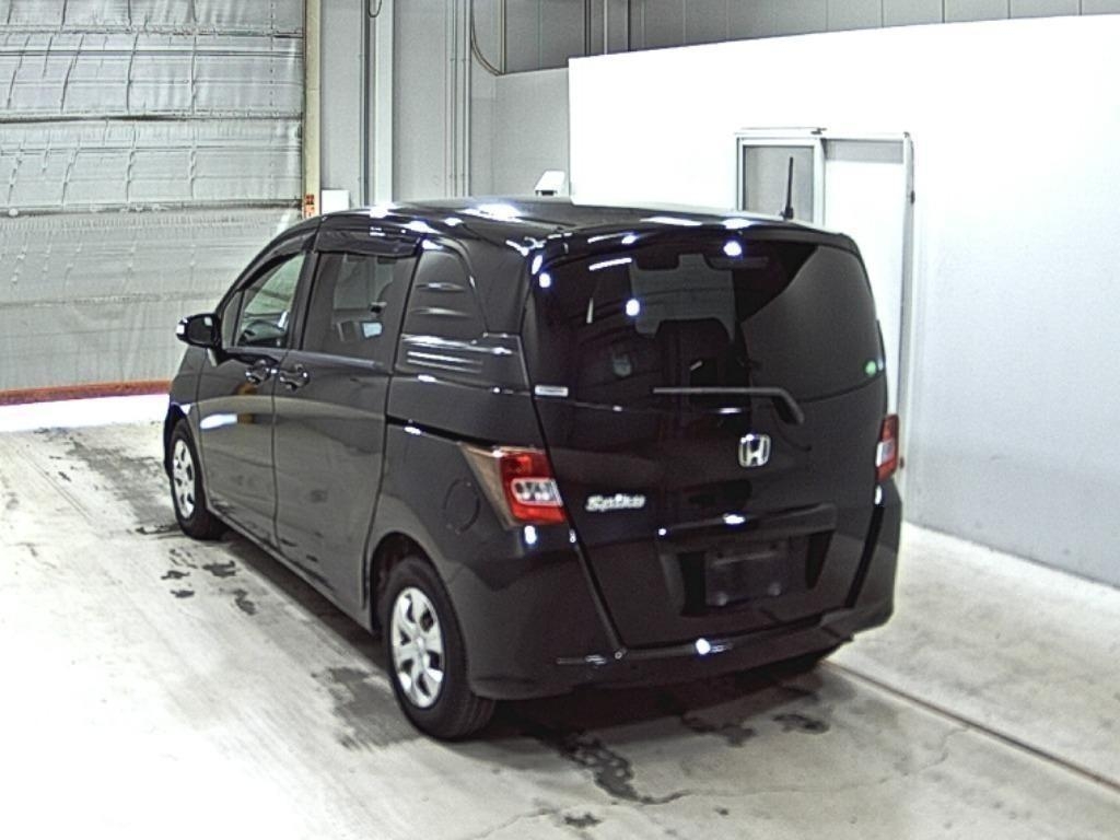 HONDA FREED SPIKE
