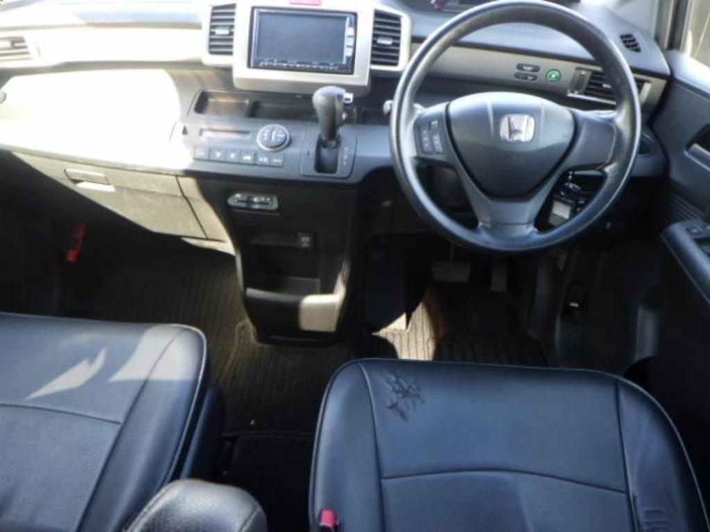 HONDA FREED SPIKE