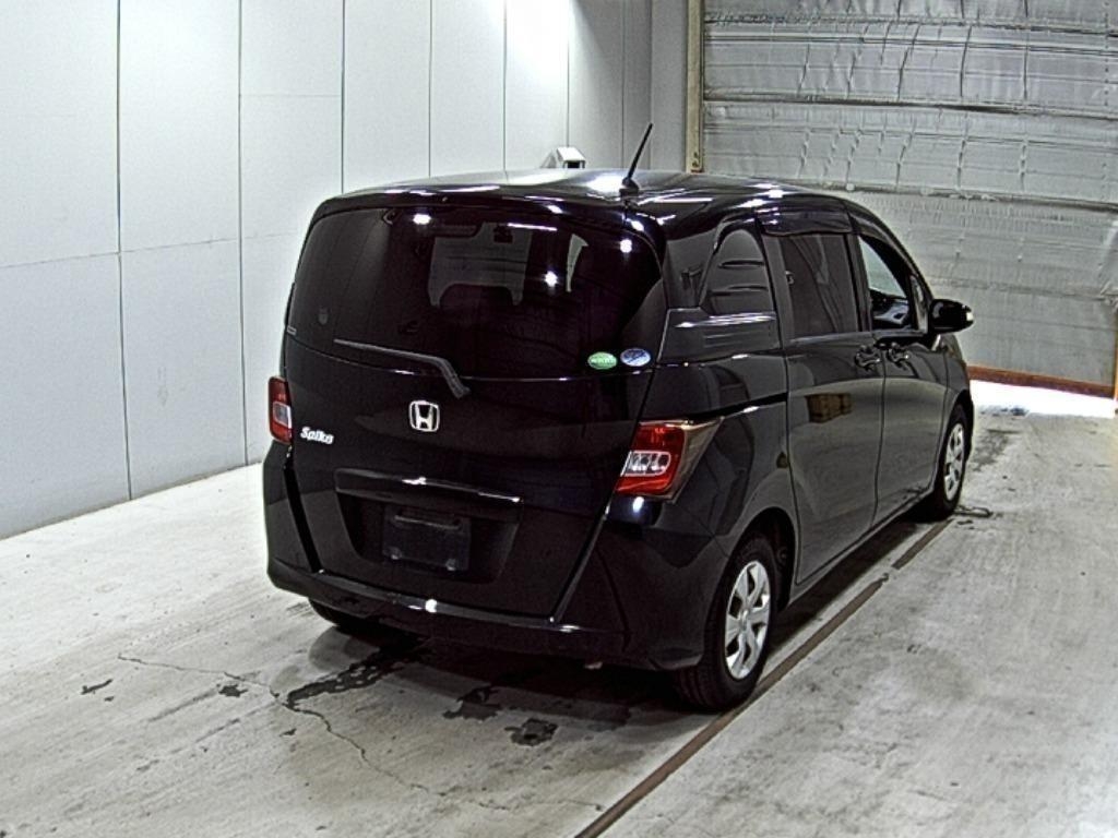 HONDA FREED SPIKE