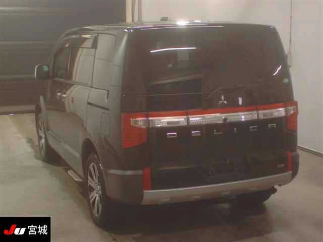 MITSUBISHI DELICA D:5