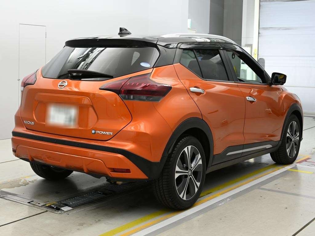 NISSAN KICKS