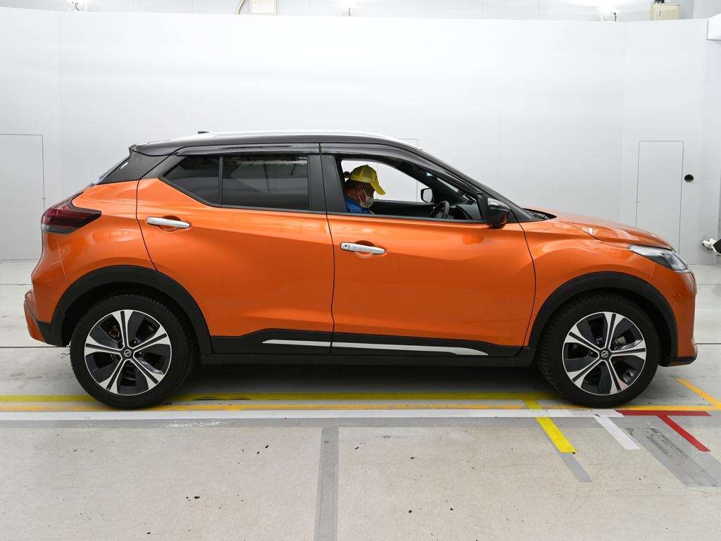 NISSAN KICKS