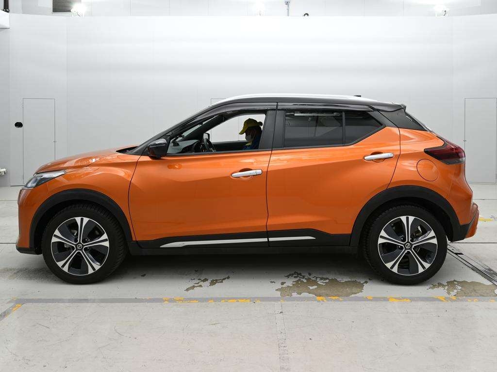 NISSAN KICKS