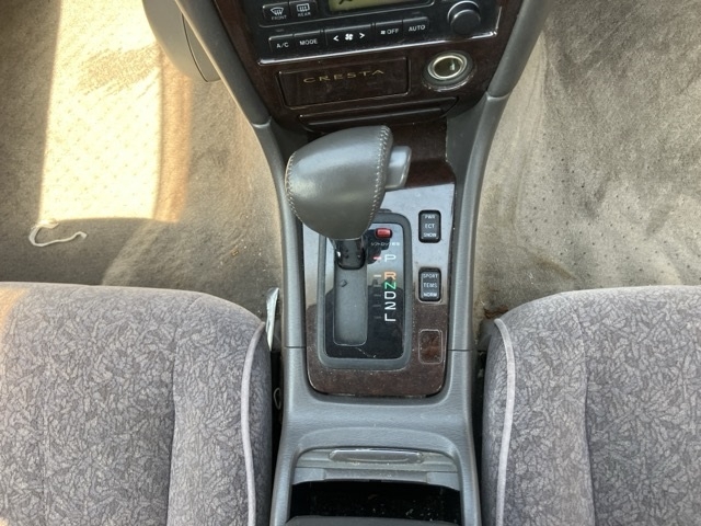 TOYOTA CRESTA