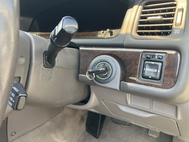 TOYOTA CRESTA