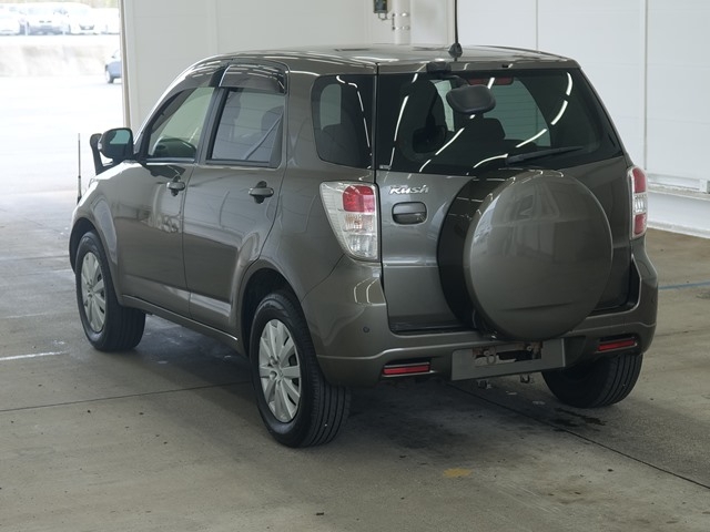 TOYOTA RUSH
