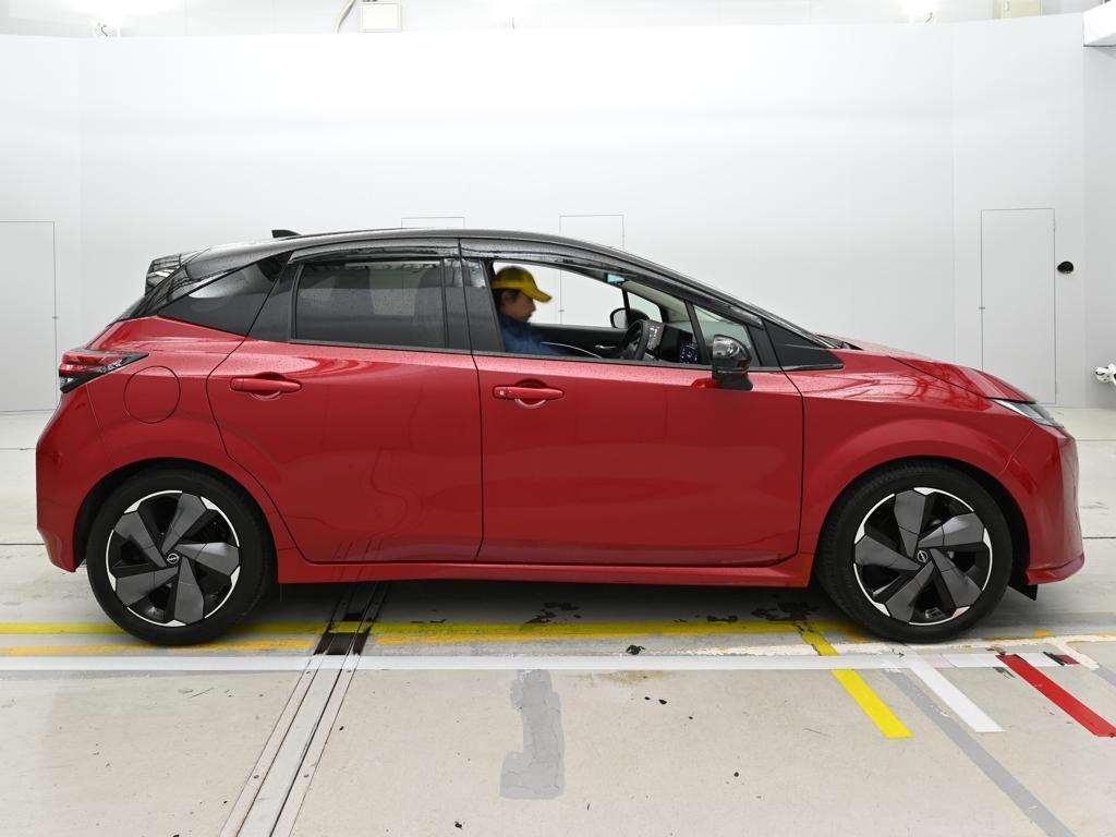 NISSAN AURA