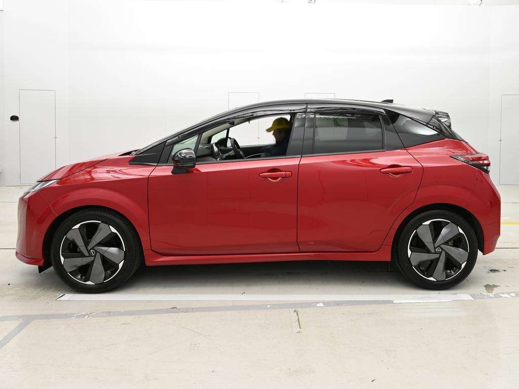 NISSAN AURA