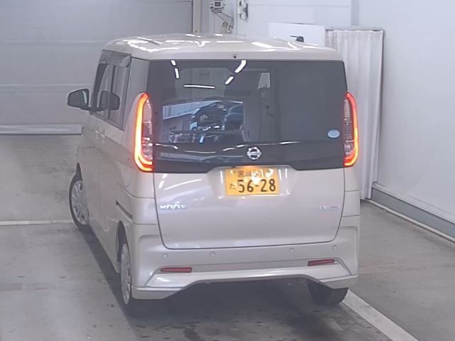 NISSAN ROOX